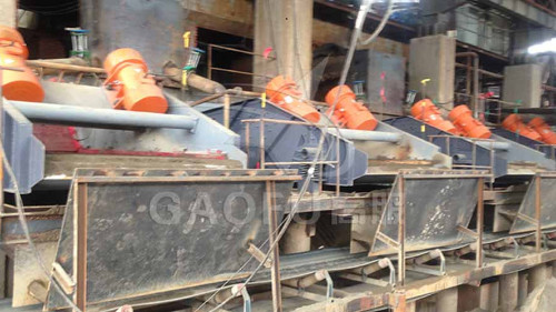 福建泉州某鉀長(zhǎng)石選礦廠(chǎng)使用高服的振動(dòng)脫水篩輕松達(dá)到干堆效果